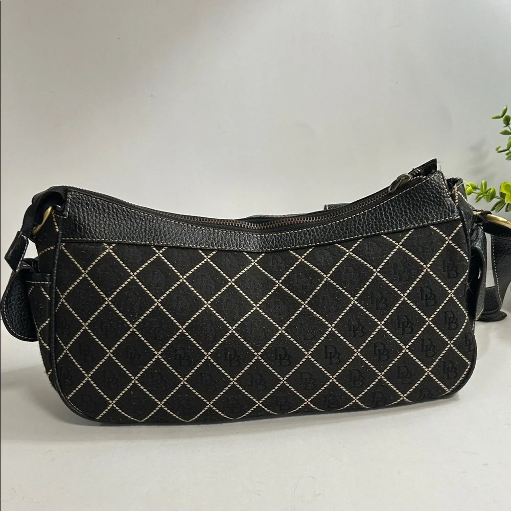 Chic Black Quilted Shoulder Bag